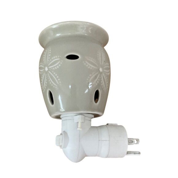 Scentsy Sand Dollar Ceramic Plug-In Wax Warmer Night Light Beach Decor Retired - Picture 2 of 7